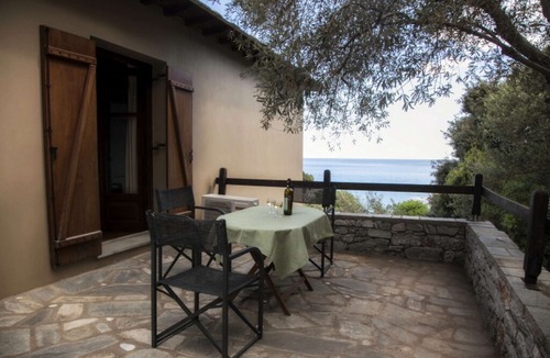 Damouchari Apartment | Studios for 3 adults or 2 adults + 2 children with balcony or terrace with panoramic sea view