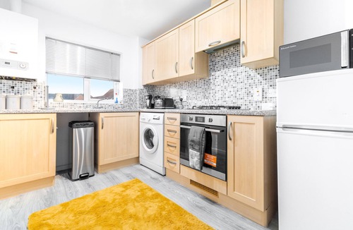 Tipton Apartment | Stunning 2-Bed Apartment in Tipton Sleeps 3