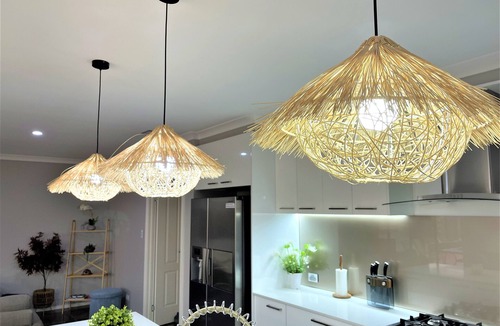 Mildura House | Stunning 2 BR with Spa, landscaped garden