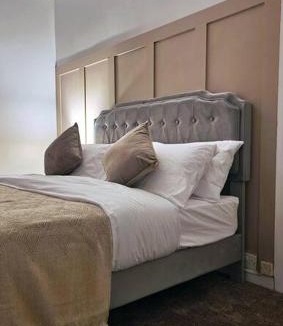 Cradley House | Stunning Birmingham Home for up to 4 people