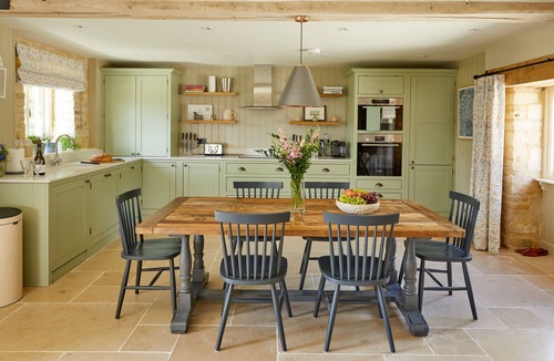 Ampney Crucis House | Stunning Cotswold Barns Sleeps 10 Near Bibury Ampneyfield Barns