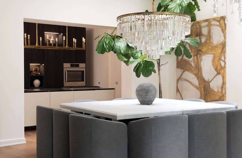 Gold Coast House | Stunning Gold Coast Home 12BD 6BA & Rooftop Patio