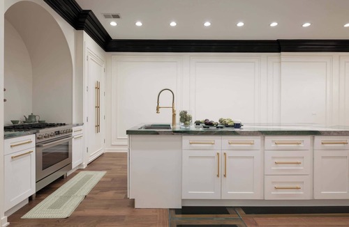 Gold Coast House | Stunning Gold Coast Home 12BD 6BA & Rooftop Patio