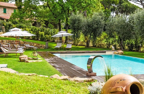 Magliano in Toscana Villa | Stunning private villa with hot tub, WIFI, private pool, TV, terrace and panoramic view