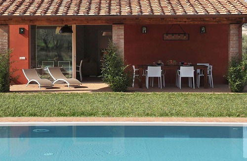 Cascine-La Croce Villa | Stunning private villa with A/C, WIFI, private pool, TV, veranda and panoramic view, close to Lu.
