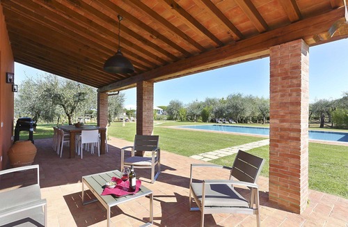 Cascine-La Croce Villa | Stunning private villa with A/C, WIFI, private pool, TV, veranda and panoramic view, close to Lu.