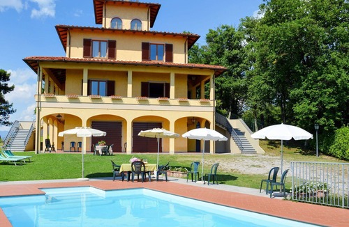 Giugnano Villa | Stunning private villa for 16 guests with private pool, WIFI, TV, terrace and pets allowed
