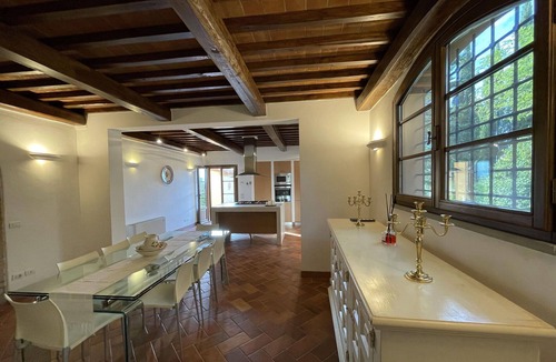 Certaldo Villa | Stunning private villa with hot tub, private pool, A/C, WIFI, TV, patio, close to San Gimignano