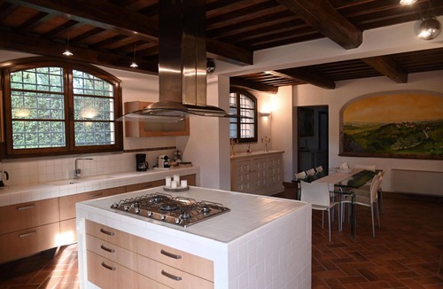 Certaldo Villa | Stunning private villa with hot tub, private pool, A/C, WIFI, TV, patio, close to San Gimignano