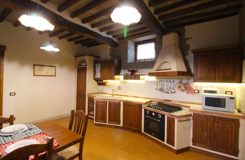 Pieve al Bagnoro Villa | Stunning private villa for 20 guests with WIFI, private pool, TV, terrace and pets allowed