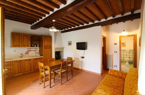 Pieve al Bagnoro Villa | Stunning private villa for 20 guests with WIFI, private pool, TV, terrace and pets allowed