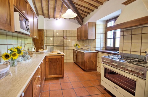 Cetona Villa | Stunning private villa for 20 people with A/C, WIFI, private pool, TV, patio and panoramic view
