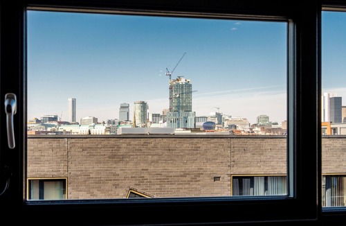 Bordesley Apartment | Stunning Sky View Apartment | Parking | O2 | City