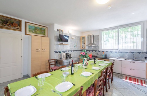 Montelupo Fiorentino Villa | Stunning villa with WIFI, hot tub, private pool, A/C, TV, terrace, pets allowed and panoramic v.