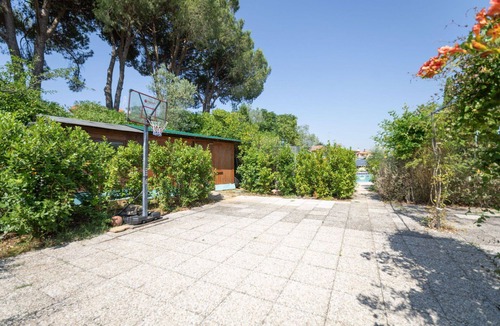 Montelupo Fiorentino Villa | Stunning villa with WIFI, hot tub, private pool, A/C, TV, terrace, pets allowed and panoramic v.