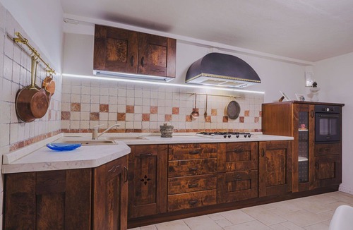 Corsanico-Bargecchia House | Stunning villa for 6 people with private pool, A/C, WIFI, TV and patio