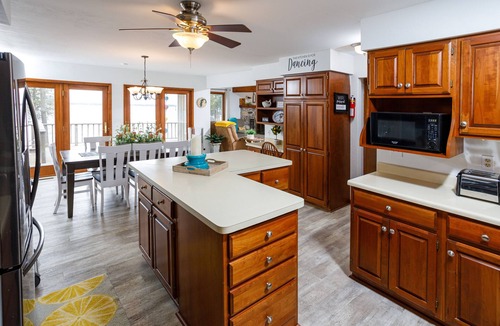 Sturgeon Bay Cabin | Sturgeon Bay Waterfront home- Second Story deck for sunsets!