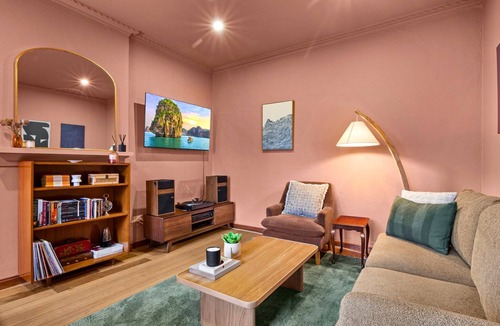 East Melbourne Apartment | Stylish 1 Bed Apartment in East Melbourne
