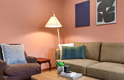 East Melbourne Apartment | Stylish 1 Bed Apartment in East Melbourne