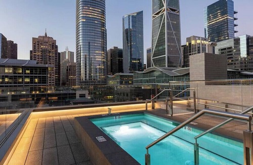 South Beach Condo | Stylish 1BR at 500 Folsom w Outdoor Pool