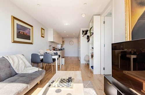 Carnegie Apartment | Stylish 2BR Apartment with Scenic Views
