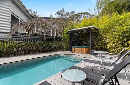Daylesford House | Stylish 2BR w Pool with Spa in central Daylesford