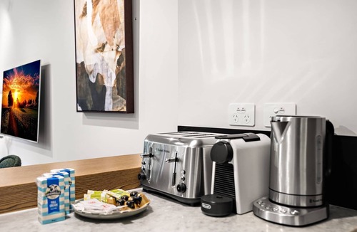 Fitzroy House | Stylish 3-Bed Townhouse in Vibrant Fitzroy