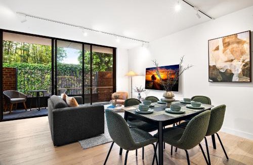 Fitzroy House | Stylish 3-Bed Townhouse in Vibrant Fitzroy