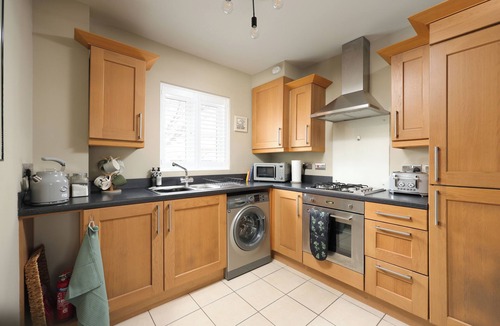 Malmesbury House | Stylish Flat With Sofa Bed in Malmesbury
