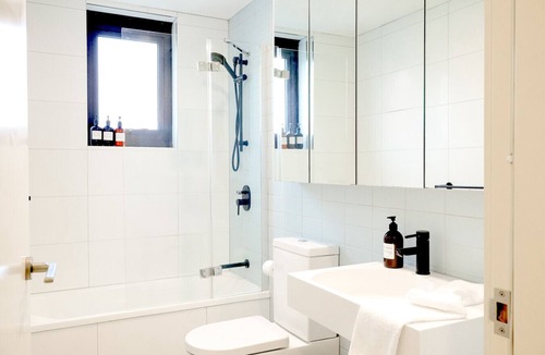 East Melbourne Apartment | Stylish Inner-City Apartment | Near MCG