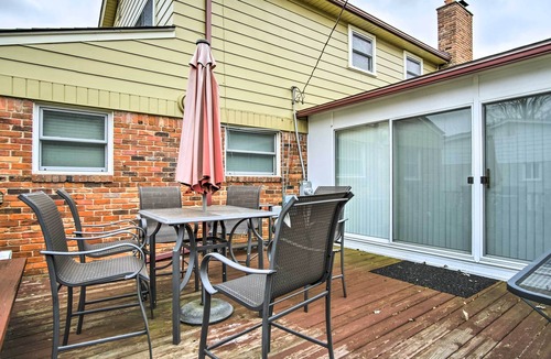 Southfield House | Suburban Detroit Home w/Porch, Yard & Fire Pit!