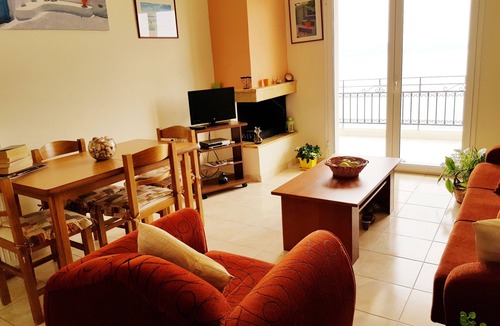 Kefalari Apartment | Sunrise 2 Apartment - Beautifully Located Air Conditioned Apartment Above Beach