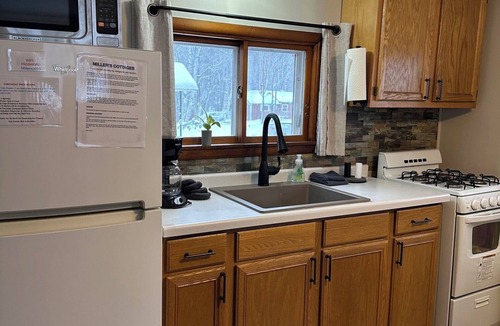 Ontonagon Cottage | Sunrise Cottage at Miller's Cottages