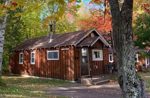Ontonagon Cottage | Sunrise Cottage at Miller's Cottages