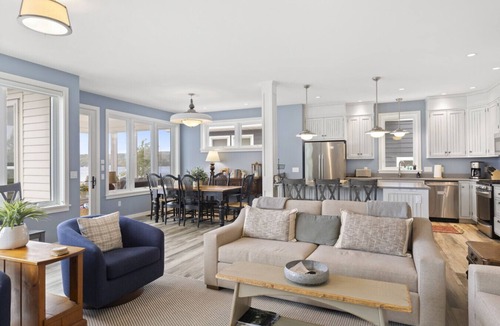 Beulah Apartment | Sunset Dreams on Crystal Lake