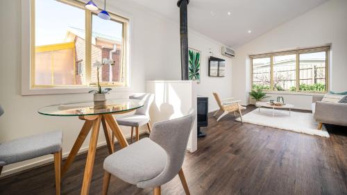 Cowes House | Sunshine Retreat Villa 4