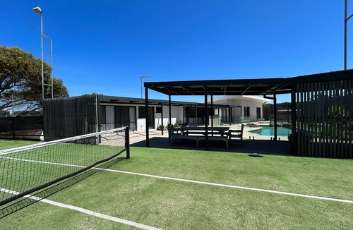 Rye House | SUPERB FAMILY ENTERTAINER, POOL, & TENNIS, MAGNIFICENT SYDNEY, RYE