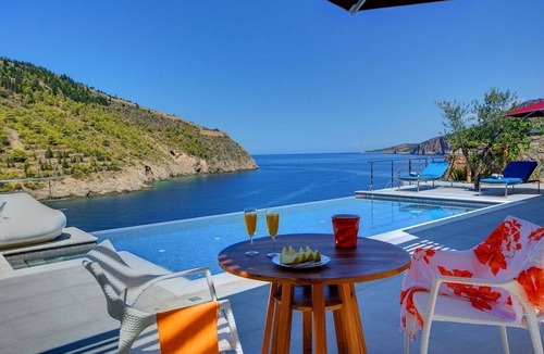 Frourion Villa | Superb Kefalonia Villa | Villa Allen | 1 Bedroom | Seafront