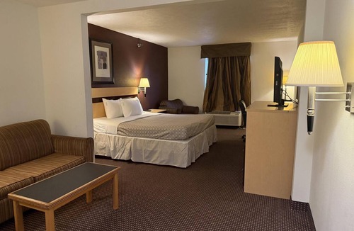 Obetz Hotel | Surestay By Best Western Obetz Rickenbacker Airport
