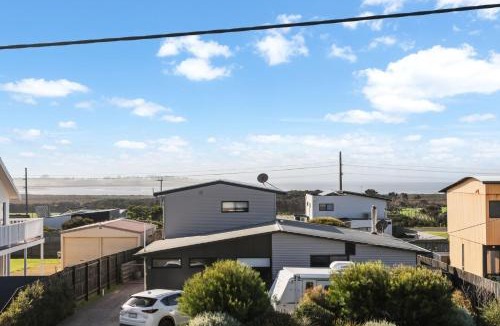 Surf Beach House | Swan Bay Cottage