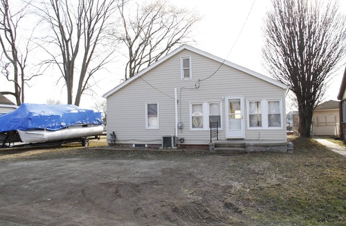 Fair Haven House | Swan River Haven off the Swan Creek WITH OR WITHOUT PONTOON/JETSKIS! 465/275