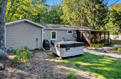 New Buffalo House | Sweet home in a garden setting with private hot tub, firepit & association beach