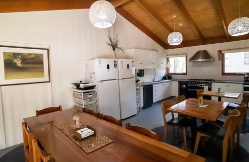 Baw Baw Village Cabin | Tanjil Creek Lodge - Bedroom 1 (family room with private bathroom & kitchenette)