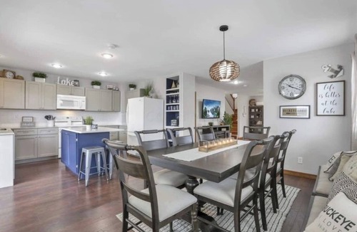 Buckeye Lake House | The Beacon|Water Views|Hot Tub|Free Bikes