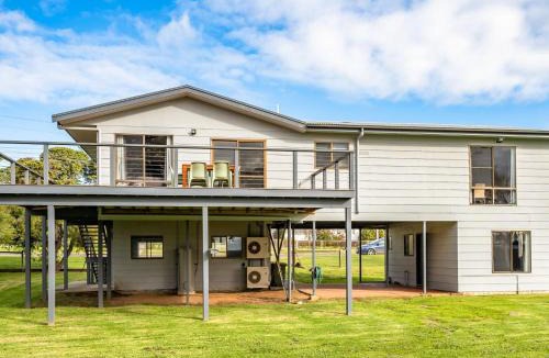Corinella House | The Boat Ramp Getaway