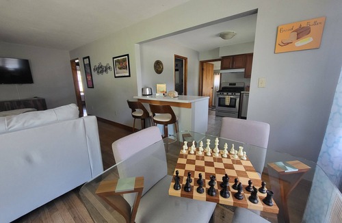 Bloomington House | The Bread & Butter-Near IU-2 Kings-1 Qu.-7 Parking Spaces and Bicycles!