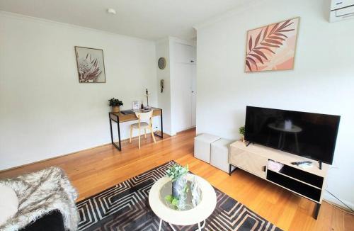 Balaclava Apartment | The Bright Gem on Grosvenor