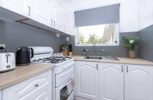 Balaclava Apartment | The Bright Gem on Grosvenor
