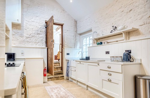 Newton St Loe House | The Cider Barn - Gorgeous 2BD Near Bath