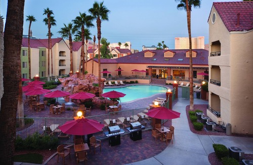 Las Vegas Villa | The desert club resort offers the best of both worlds.